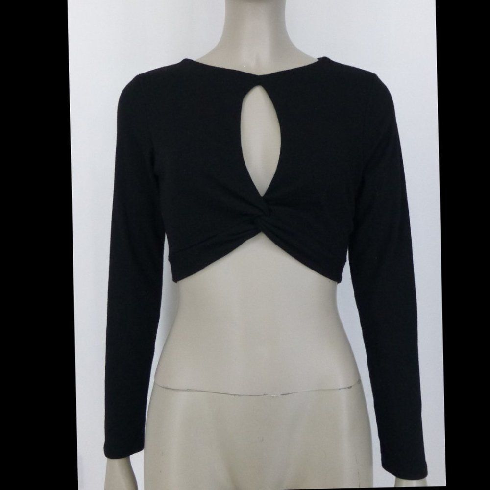 Better Be Black Long Sleeve Keyhole Crop Top - Picture 2 of 9